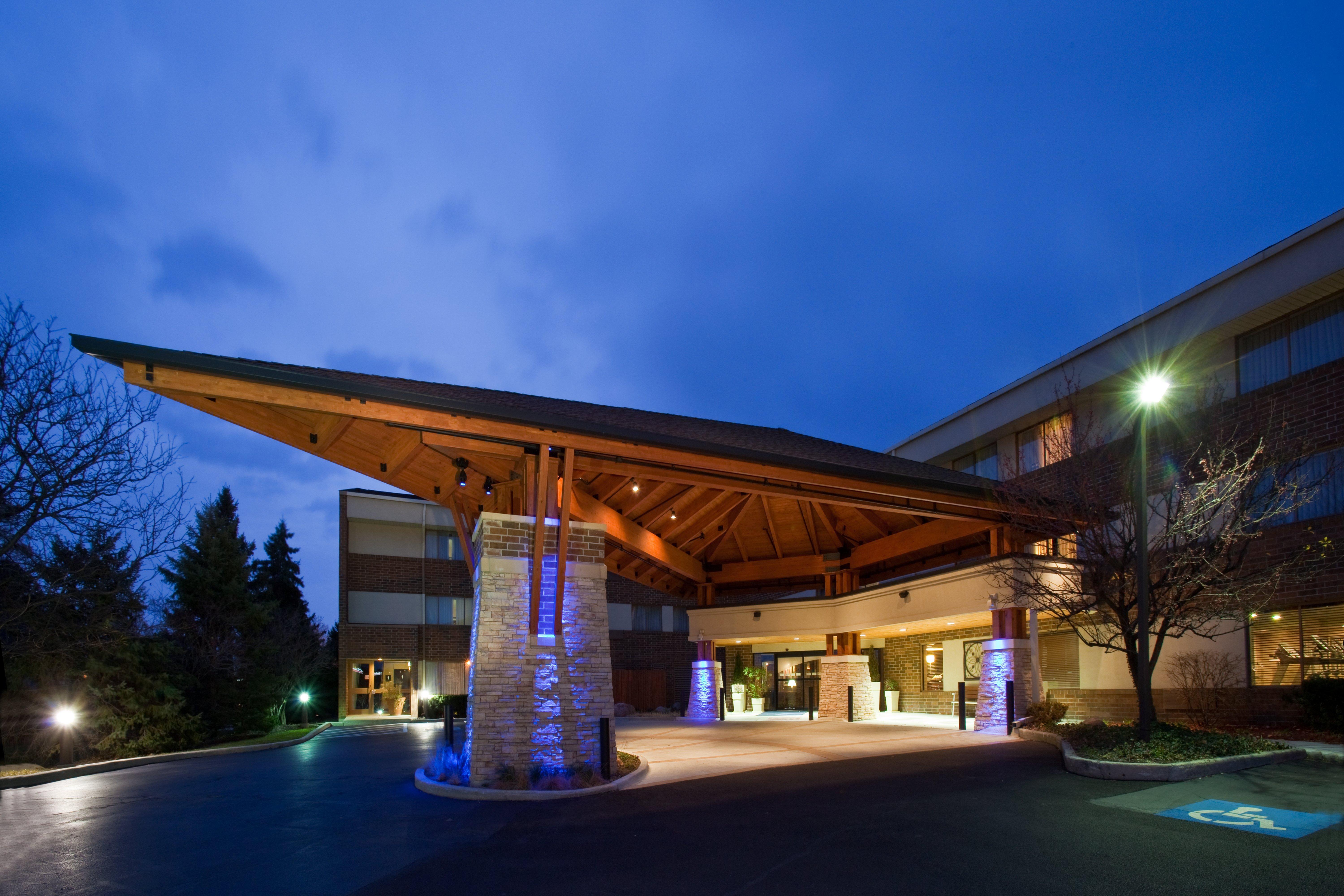 Holiday Inn Express Chicago-Downers Grove By Ihg Exteriör bild