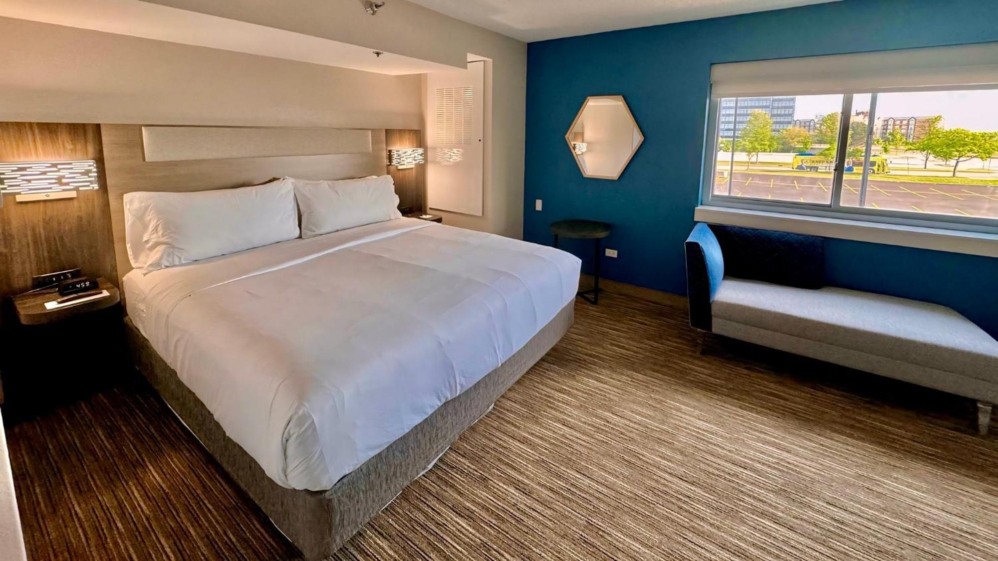 Holiday Inn Express Chicago-Downers Grove By Ihg Exteriör bild