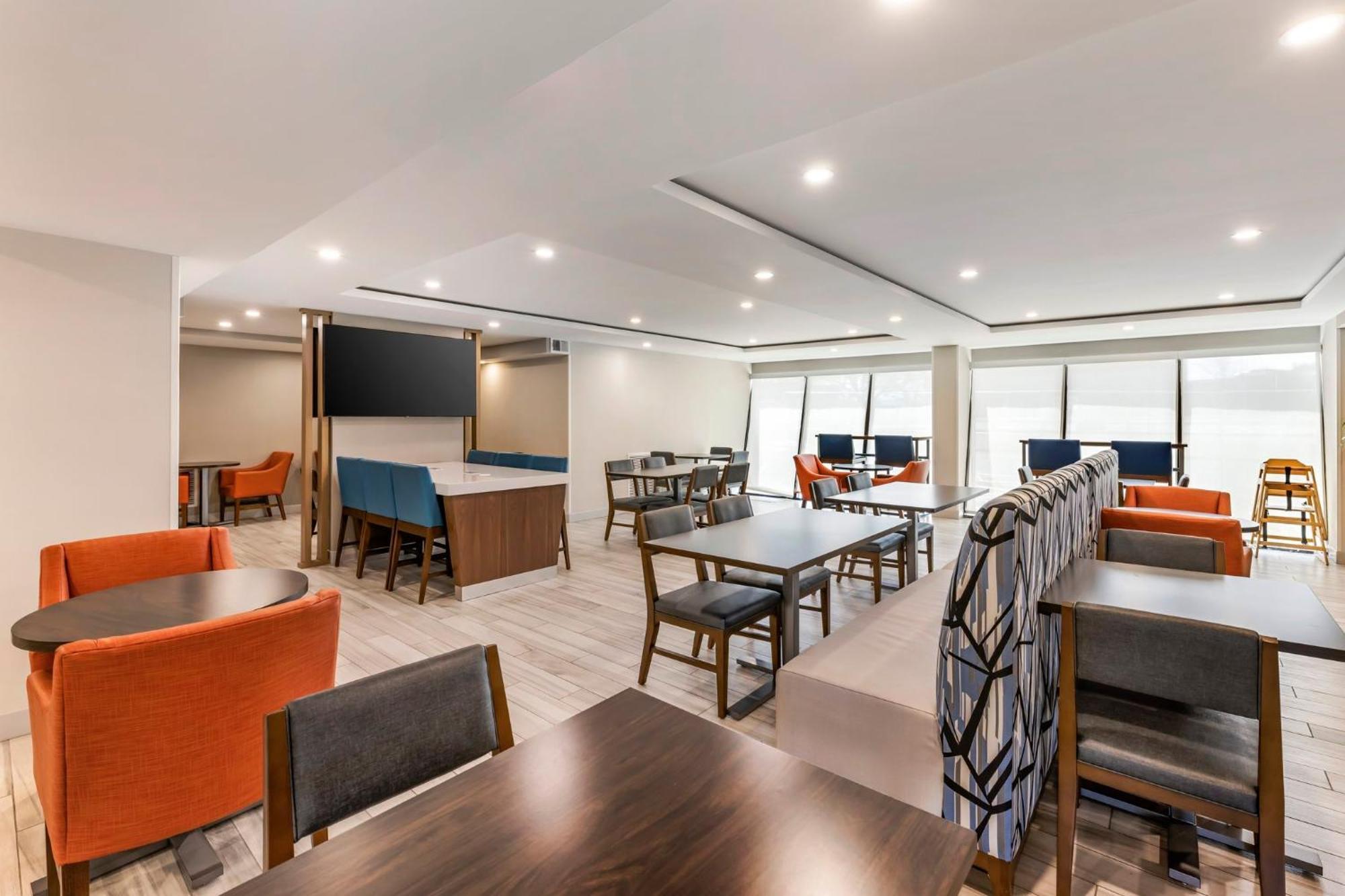 Holiday Inn Express Chicago-Downers Grove By Ihg Exteriör bild
