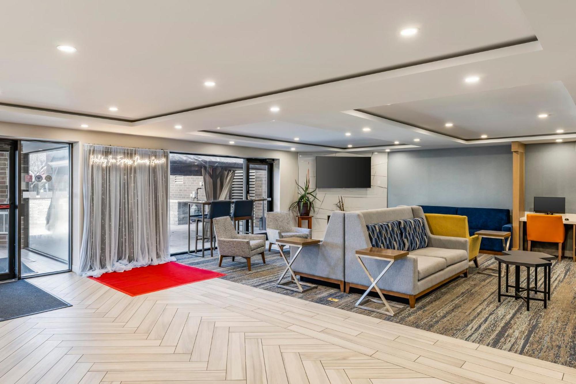 Holiday Inn Express Chicago-Downers Grove By Ihg Exteriör bild